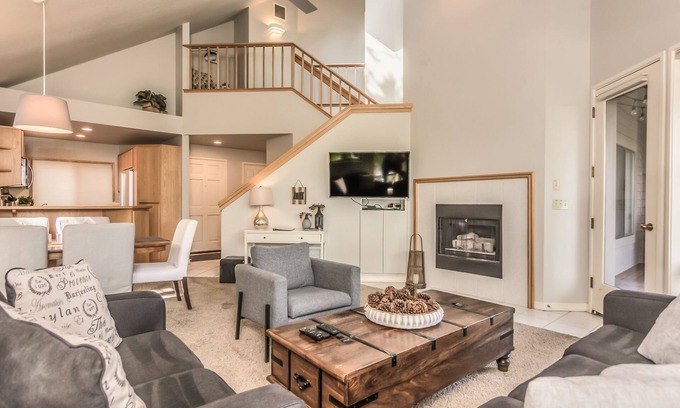 Century West Condo | Great condo w/2 decks, near the slopes - city view (3rd bedroom option)