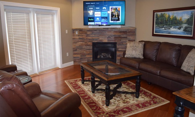 Gatlinburg Condo | Great condo walking distance to downtown Gatlinburg & Convention center