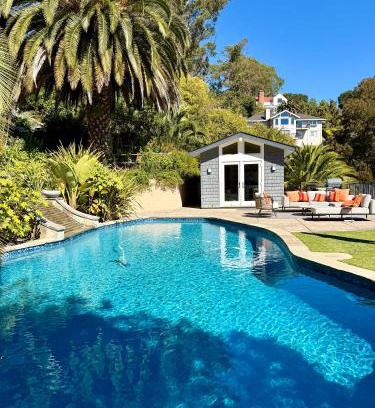 Country Club House | Great Cozy Pool House with Kitchenette