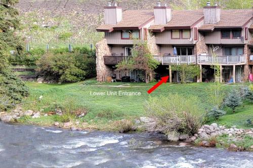 Vail Apartment | Great Creek Views, Pet Friendly, Workspace, On Free Bus Route