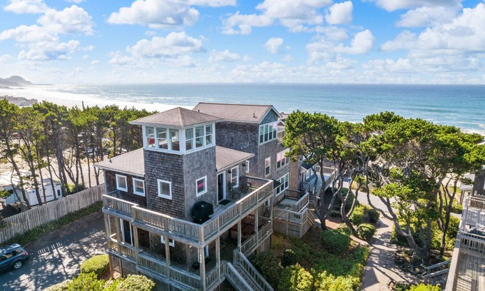 Lincoln Beach House | Great Deals on Summer Stays!