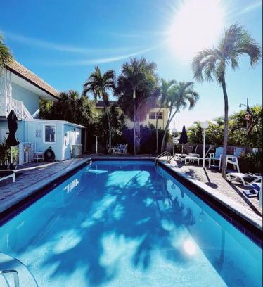 Lauderdale-by-the-Sea Apartment | Great Escape Apartments By Lowkl