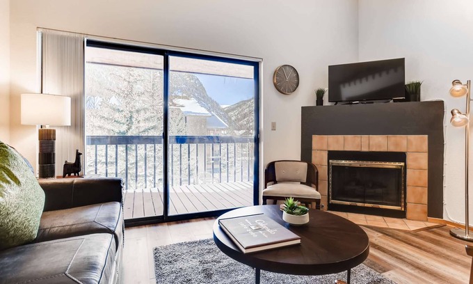 Frisco Condo | Great Family Condo, Close to Trails & Main St, Mt. Royal Views, Remodeled Clubhouse, Covered Parking