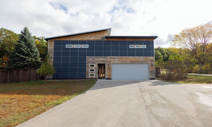 Traverse City House | Great Family Getaway on the East side of Traverse City