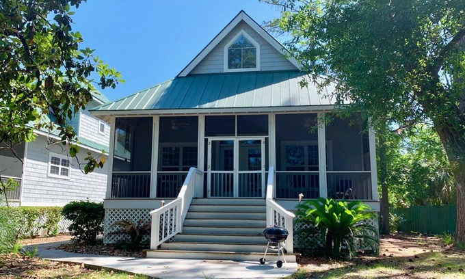 Saint Helena Island House | GREAT FAMILY LIVING SPACE AND LOCATION!