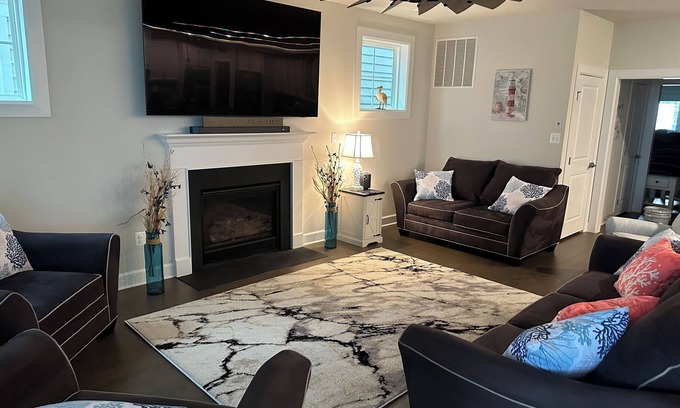 Selbyville House | Great Family Vacation Home on bay! Close to beach! 10 Max persons per HOA
