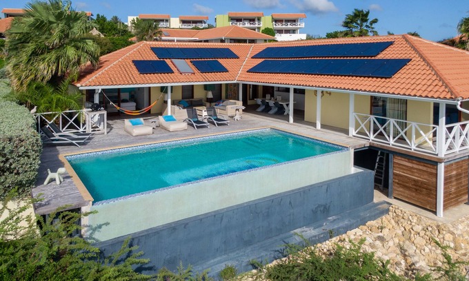 Jan Thiel Villa | Great family waterfront villa in luxury Ocean Resort Boca Gentil in Curacao