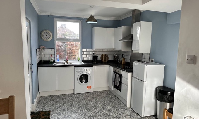 Birkenhead House | Great for Football fans, contractors and tourists