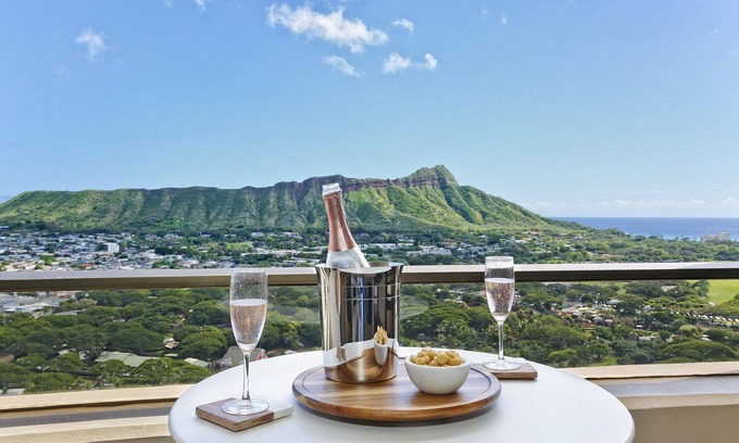 Waikiki Condo | Great for small families! Diamond Head and Ocean Views!