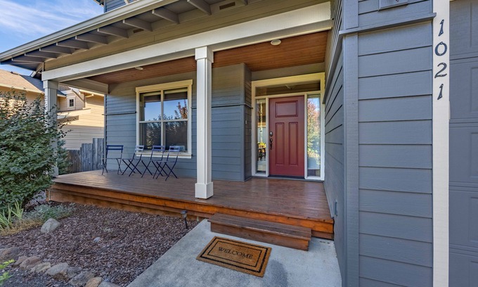 Hood River House | Great Hood River Location! Great Ski house!