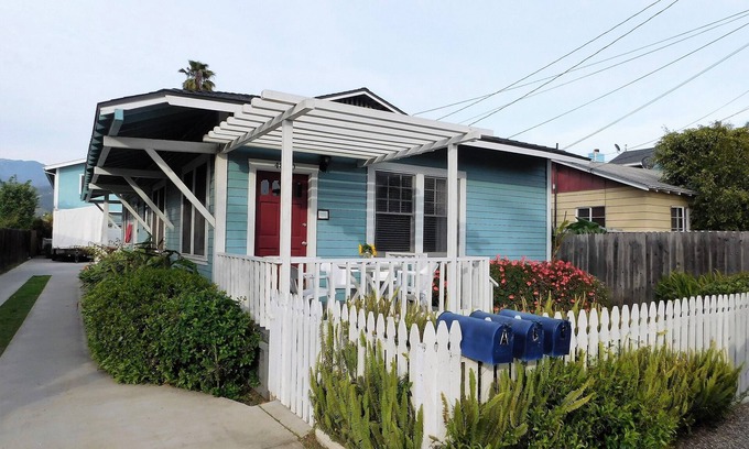 Carpinteria House | Great house to walk to the beach