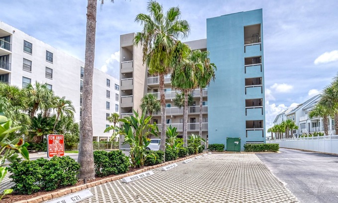 Indian Shores Condo | Great Intracoastal Condo with Private Beach Access