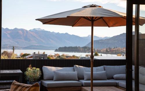 Wanaka House | Great Lake View, Very Central, Modern Wanaka House, 3 En-suites