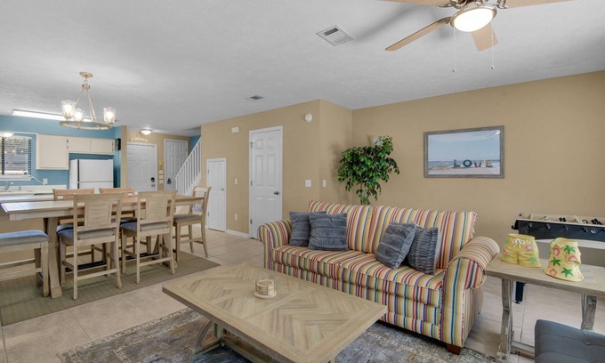 Long Beach House | Great Location Spacious Townhome w/Golf Cart.