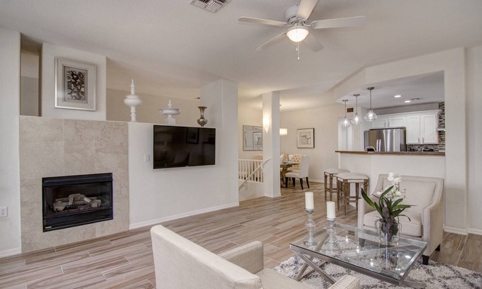 Kierland Condo | Great Location! Dining, Shopping, FREE GOLF, Hiking, Heated Pool, Spa & Fitness Room, Garage + WIFI