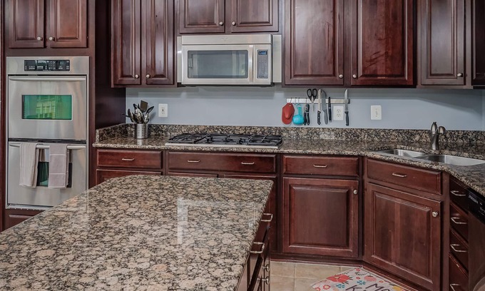 Lorton House | Great Location End unite luxury 3 level townhouse. 2 car Garage,