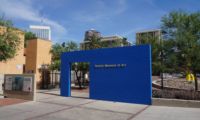 Downtown Tucson Hotel | Great Location Near Reid Park Zoo, Onsite Free Parking, Outdoor Pool