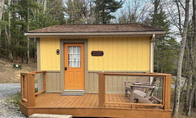 Flat Top Cottage | Great location near Winterplace Ski Resort!