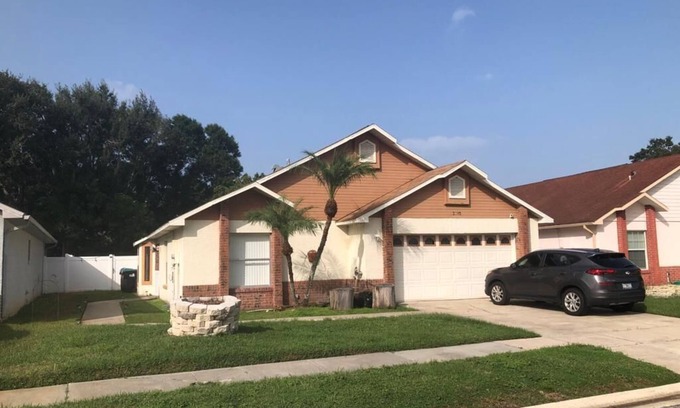 Florida Central Atlantic Coast House | Great Location One Bedroom ,One bathroom ,Living area , dinning, and patio .n
