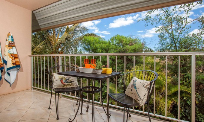 Kihei Condo | Great Location! Steps Away From The Beach. Easy Walk To Shops And Restaraunts