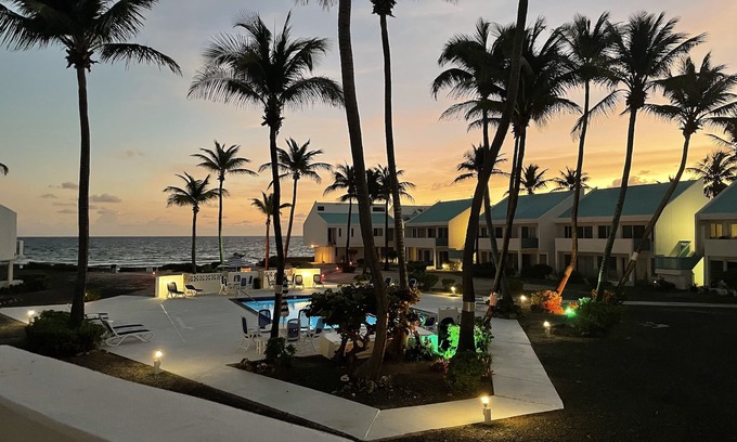 La Grande Princesse Condo | GREAT Mid Island Location, North Shore, Beachfront, close to EVERYTHING !
