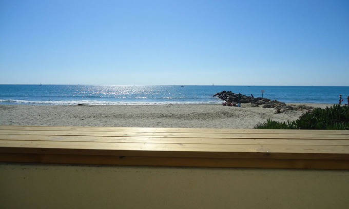 Palavas-les-Flots Apartment | great modern apartment directly on PALAVAS beach, 2 bedrooms, wifi