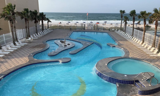 Gulf Shores Condo | Great Ocean View with NEW Balcony Furniture