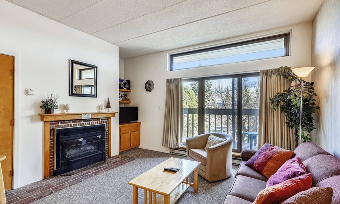 Killington Condo | Great open floor plan at the base of Killington. Wonderful outdoor pool and hot tub. Close to golf and hiking.
