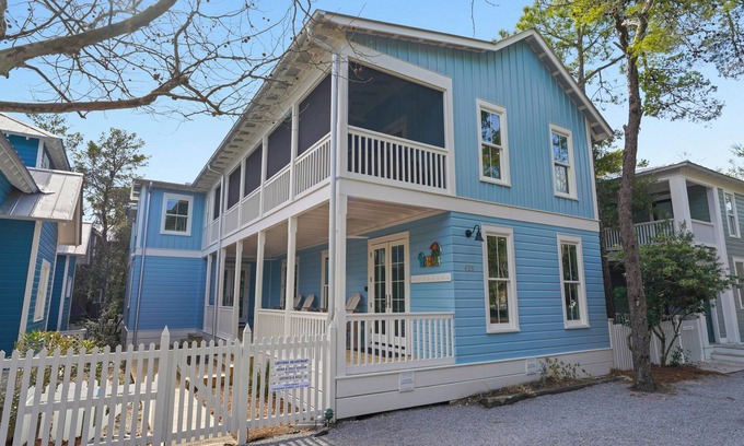 Seaside Cottage | Great Outdoor Spaces And Short Walk To Seaside, FL Beach + 2 Adult Bikes!