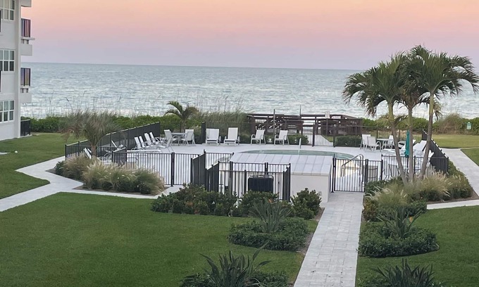 Central Beach Condo | GREAT PLACE FOR OCEAN FUN!