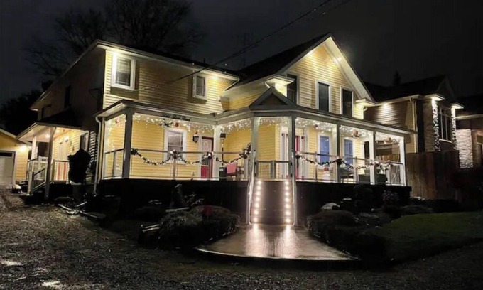 Niagara Falls House | Great Place, Lots of Room & Close to the Falls!
