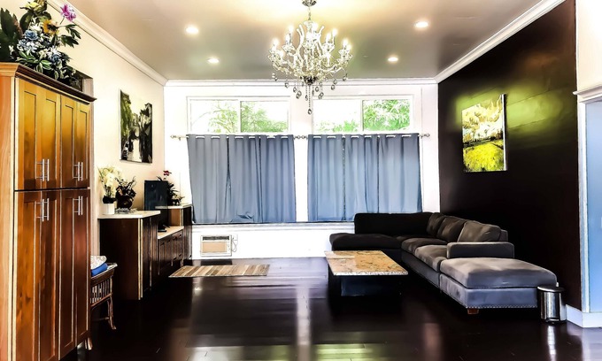 Waimanalo House | Great Price! 4800sf 9 rooms 5 baths Gated New House Steps from Waimanalo Beach