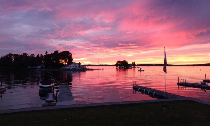 Frontenac Cottage | Great quiet cottage, river/channel/ship views, large Deck and Dock. No FEES!