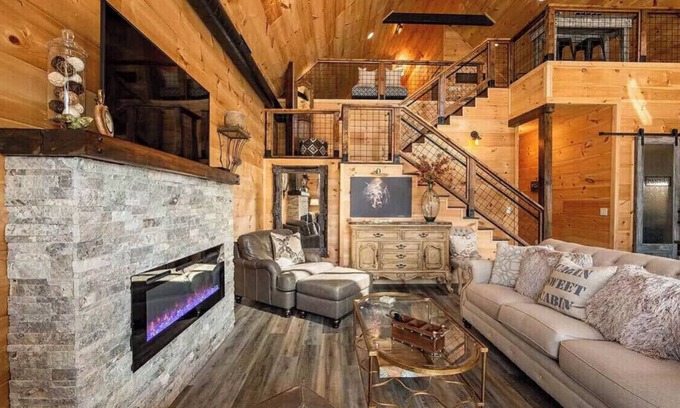Pigeon Forge Cabin | Great rates! Dollywood 1.3 miles. Location! River front with fire-pit!