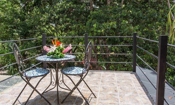 El Cerro House | Great Rates for Weekly & Monthly stays in Private Tropical Home! 100MG WiFi