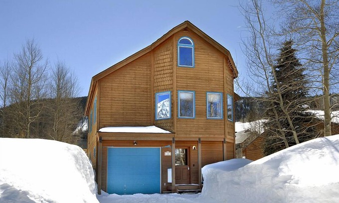 Crested Butte House | GREAT RATES! WONDERFUL Location! INDOOR HOT TUB! Hike/bike trails steps away!