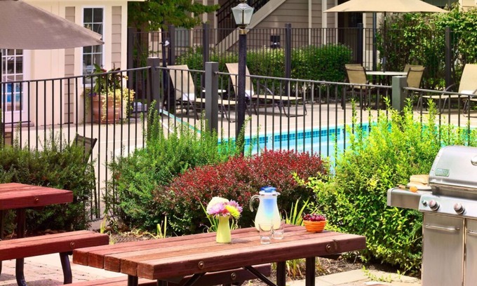 Dublin House | Great Relaxing Overnight Stay! 3 Family-friendly Units, Free Parking