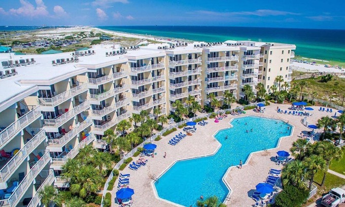 Fort Walton Beach Condo | Great Summer rates. Beachside, Sleeps 8