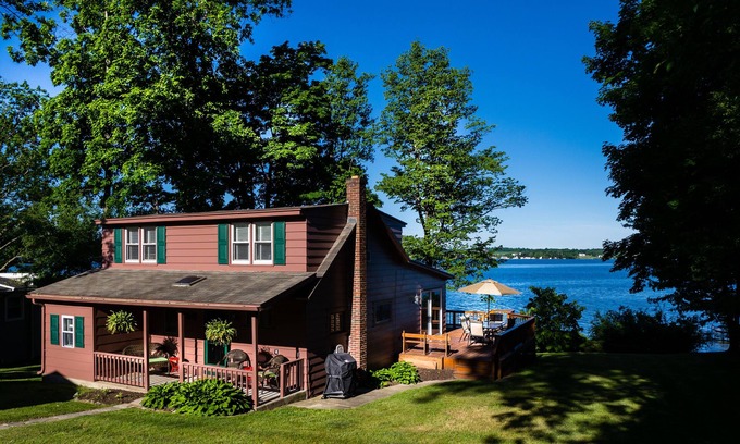 Town of Owasco Cottage | Great Summer Rental on Finger Lakes Wine Trail: Owasco East Side Lakefront