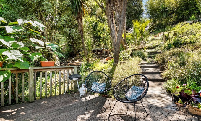 Tahunanui Cottage | Great Tasman Outlook - Nelson Holiday Home