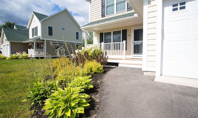 Intervale House | Great Townhouse close to Cranmore Ski Resort, Storyland & North Conway Village!