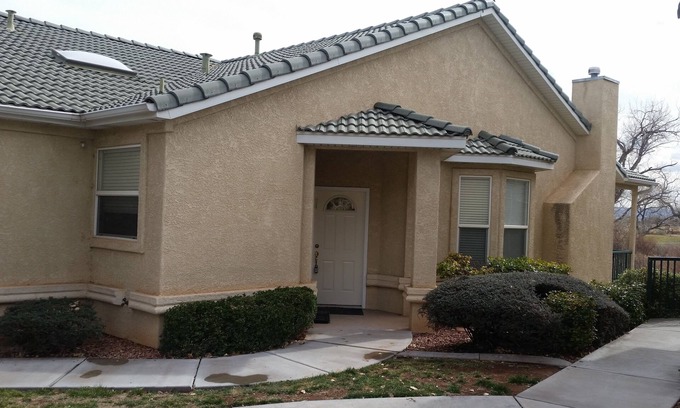 Green Springs House | Great twin home with plenty of room for you and your quest.