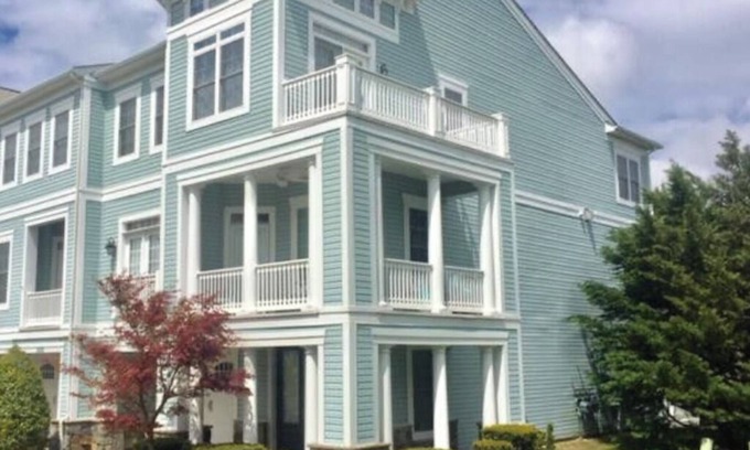 Sawgrass South House | Great Vacation Townhouse w/Plenty of Space & 3 Decks Near Beaches and Shopping!