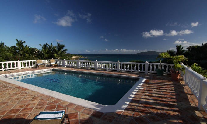Little Harbour Villa | Great Value! Mainstay Villa @ Elsie Bay. Ocean Front! Rent as a 1, 2, or 3 BR