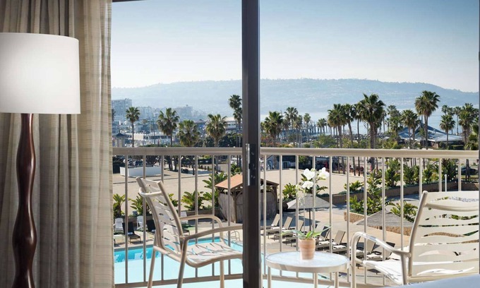 South Redondo House | Great Value! Pet-Friendly Comfort Close to Venice Beach Boardwalk