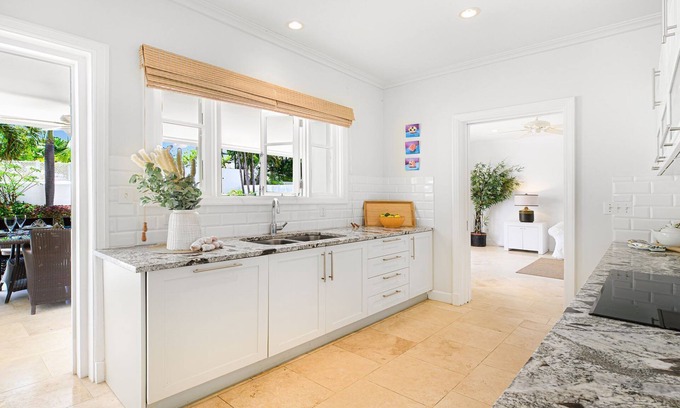 Mullins House | Great Value Rental With Pool & Housekeeper - 2 Min From The Beach