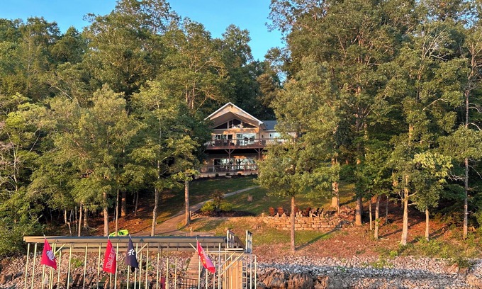 Big Creek House | Great views, Top Rated Home on Big Creek, Norris Lake