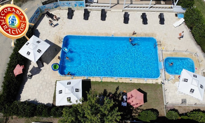 Mamaia-Sat Villa | Great villa near sea,Mamaia North-center area, with 2 pools, parking, grill.
