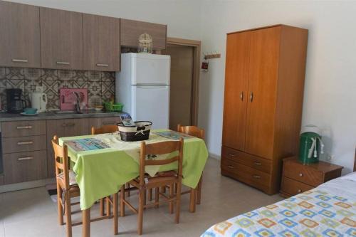 Faliraki Apartment | Greek Art studio by EvaGstays