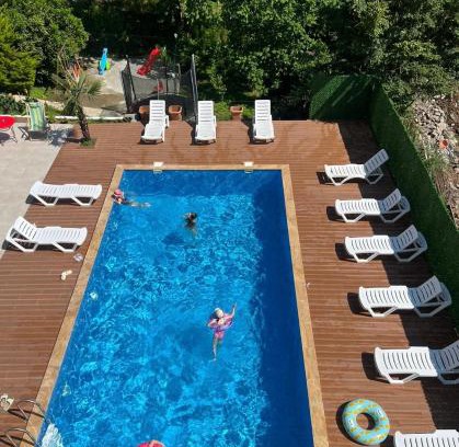 Mtsvane Kontskhi House | Green Cape Guest House